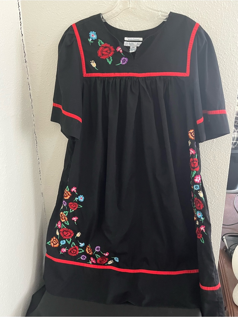 Go Softly Patio Petites Embroidered Black Floral Shift Dress with Red Trim